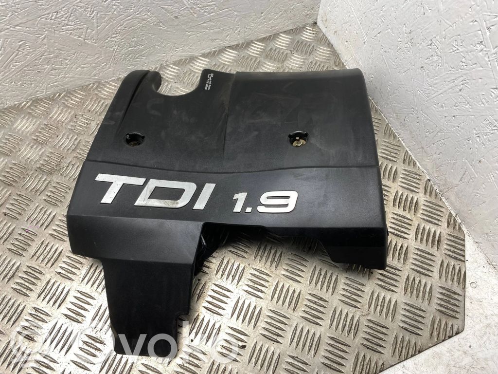 Volkswagen PASSAT B5 Engine cover (trim) 