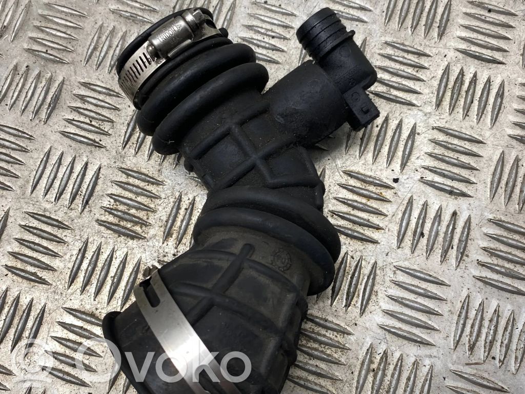 Intercooler hose/pipe   04861383AA