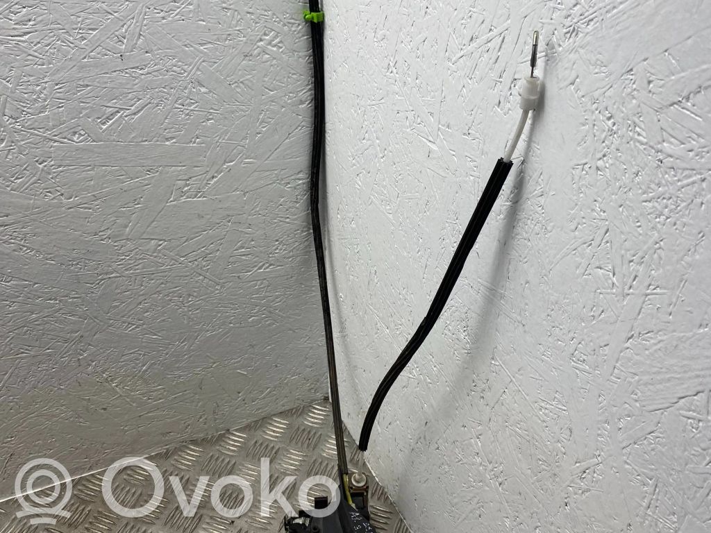 Audi A4 S4 B5 8D Aizmugurē slēdzene 