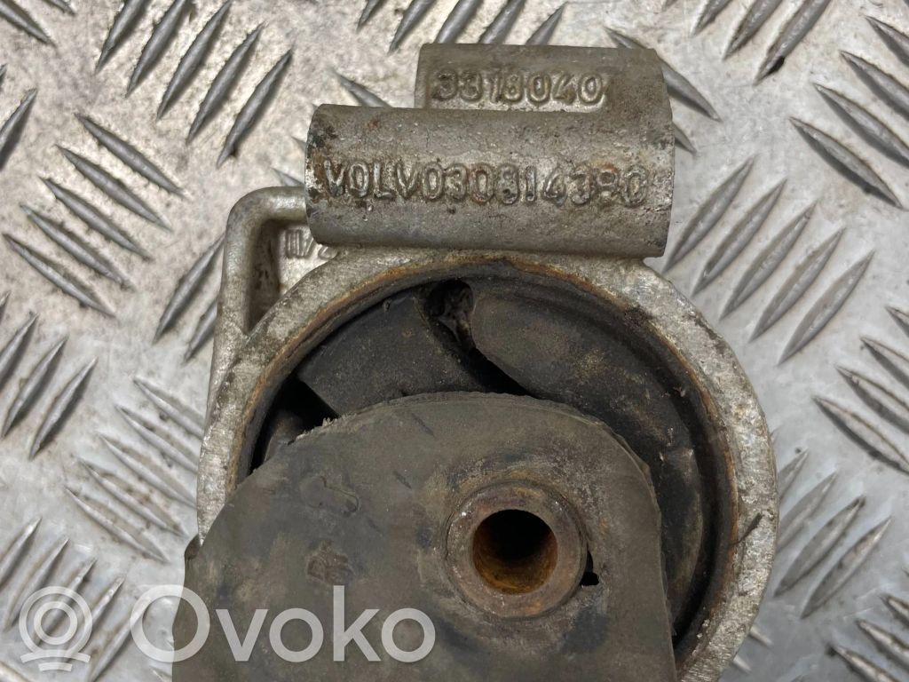 Mitsubishi Carisma Engine mount bracket 