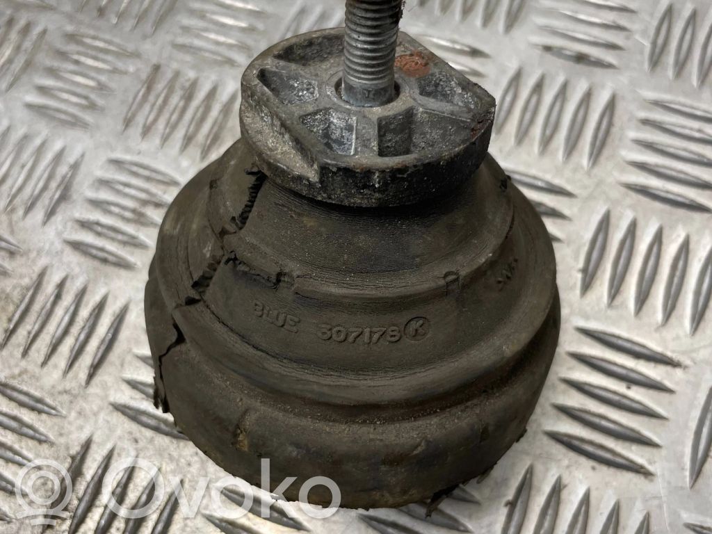 Volkswagen Sharan Engine mount bracket 
