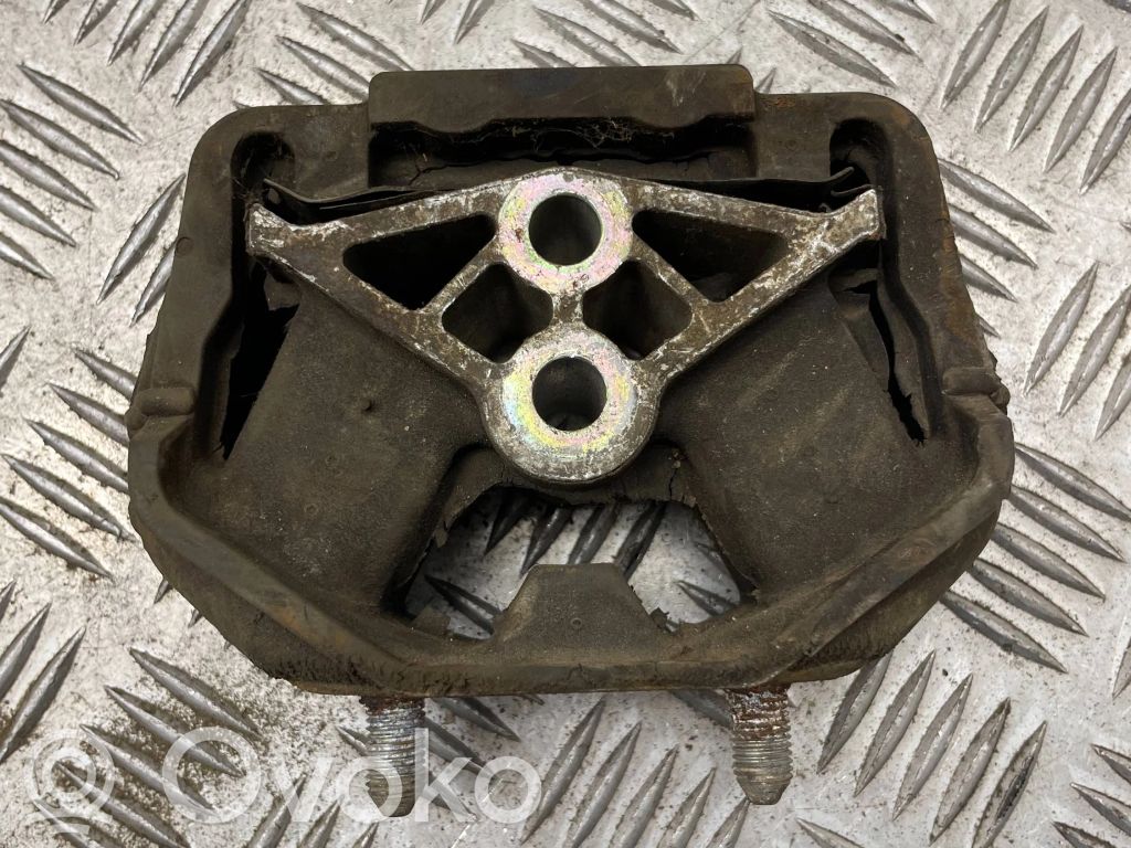 Opel Astra F Engine mount bracket 