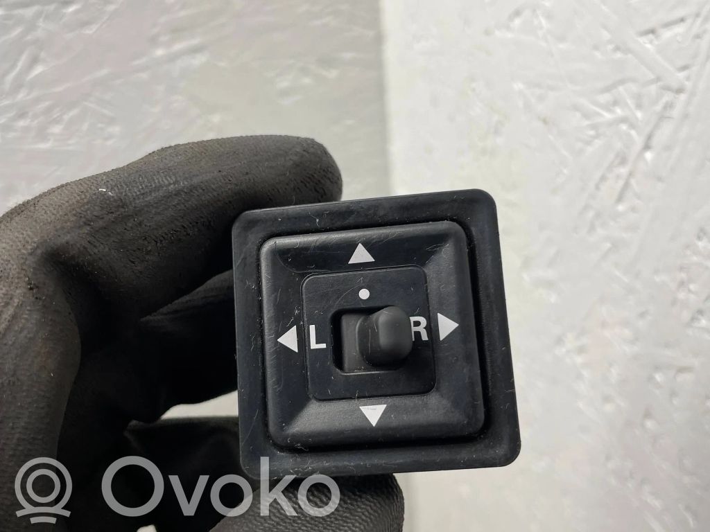 Mitsubishi Pajero Wing mirror switch 