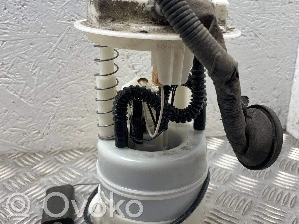 Nissan Juke I F15 Bomba interna de combustible 