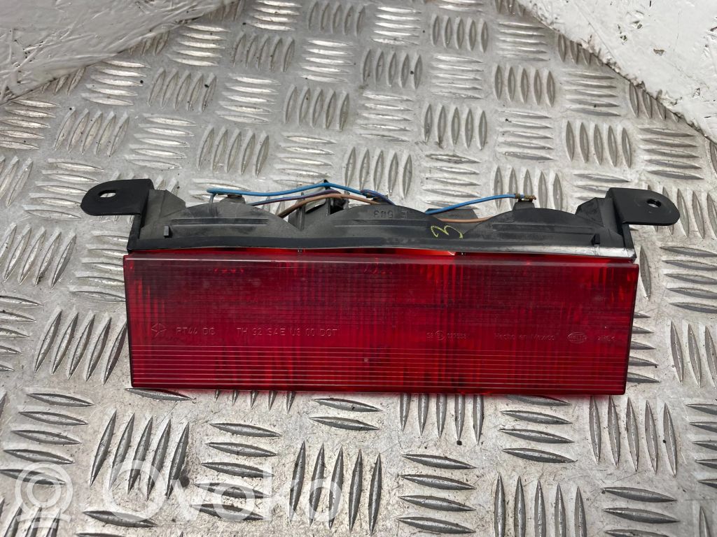 Chrysler PT Cruiser Third/center stoplight 