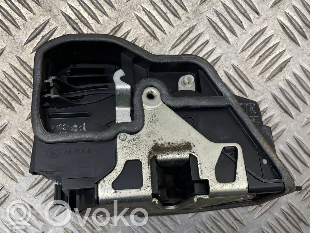 BMW 7 E65 E66 Front door lock 