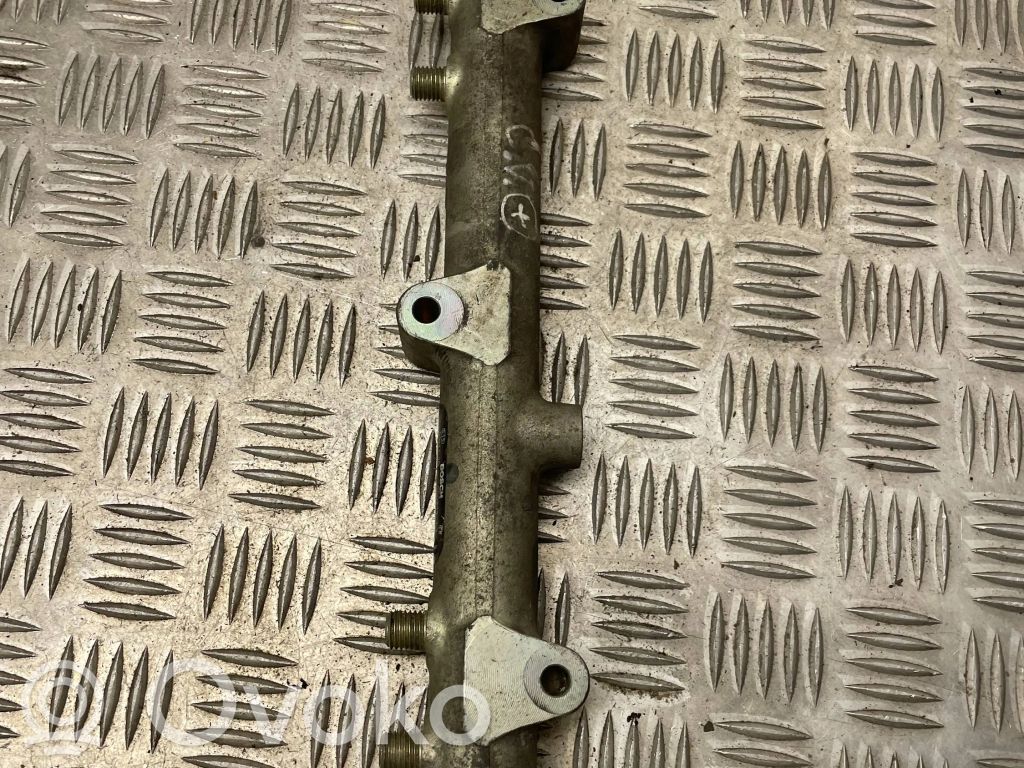 Chrysler Voyager Polttoainepääputki 