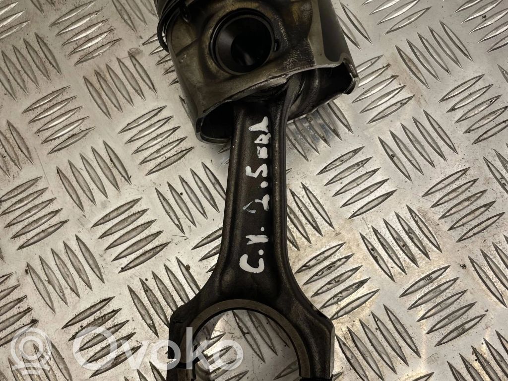 Chrysler Voyager Piston with connecting rod 