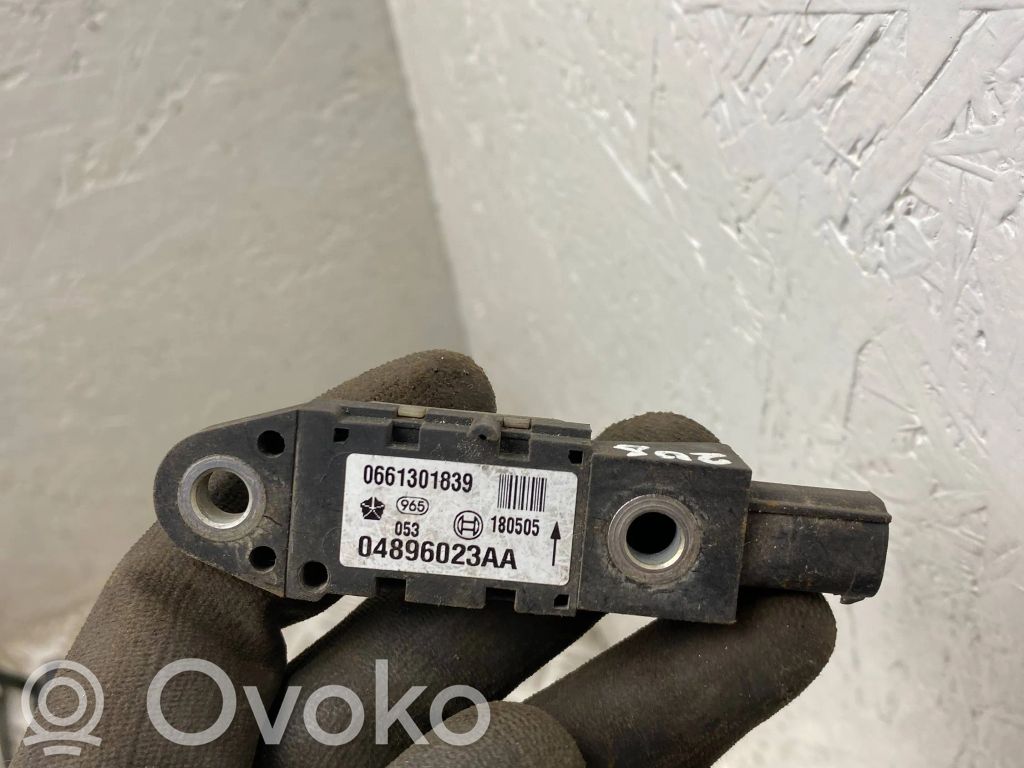 Chrysler Grand Voyager IV Airbagsensor Crashsensor Drucksensor 