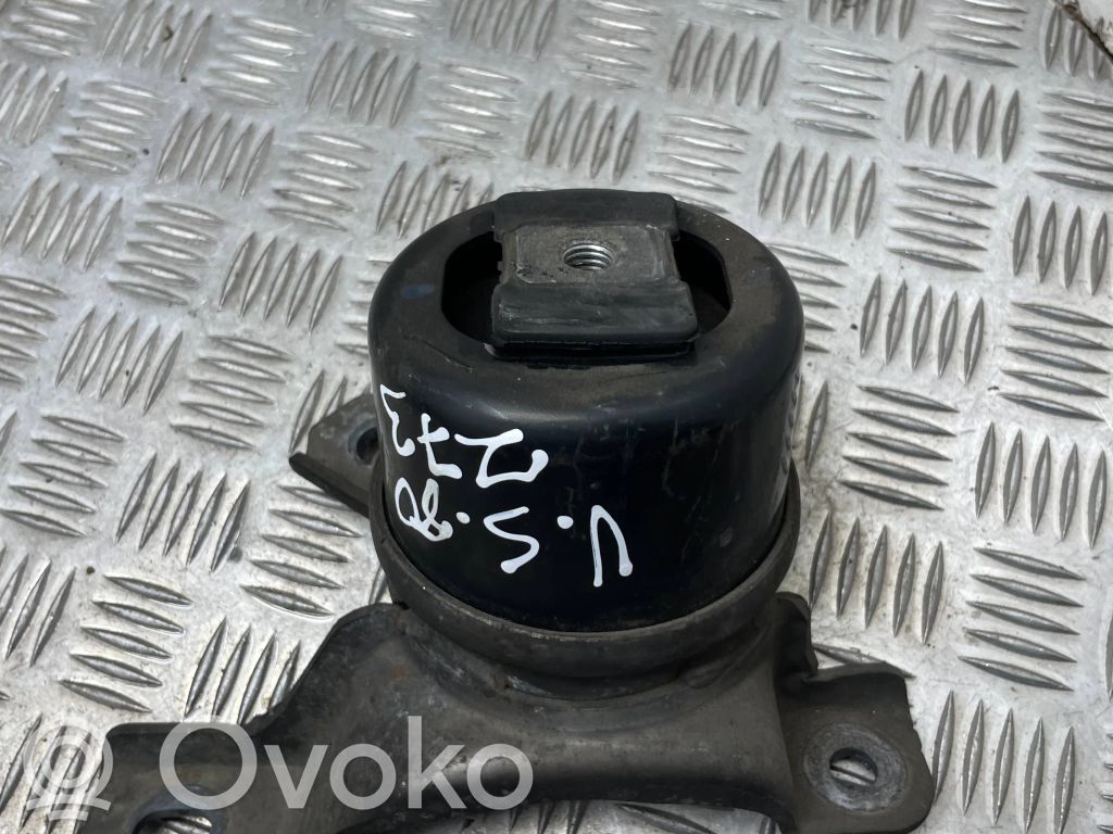 Volvo S80 Engine mount bracket 