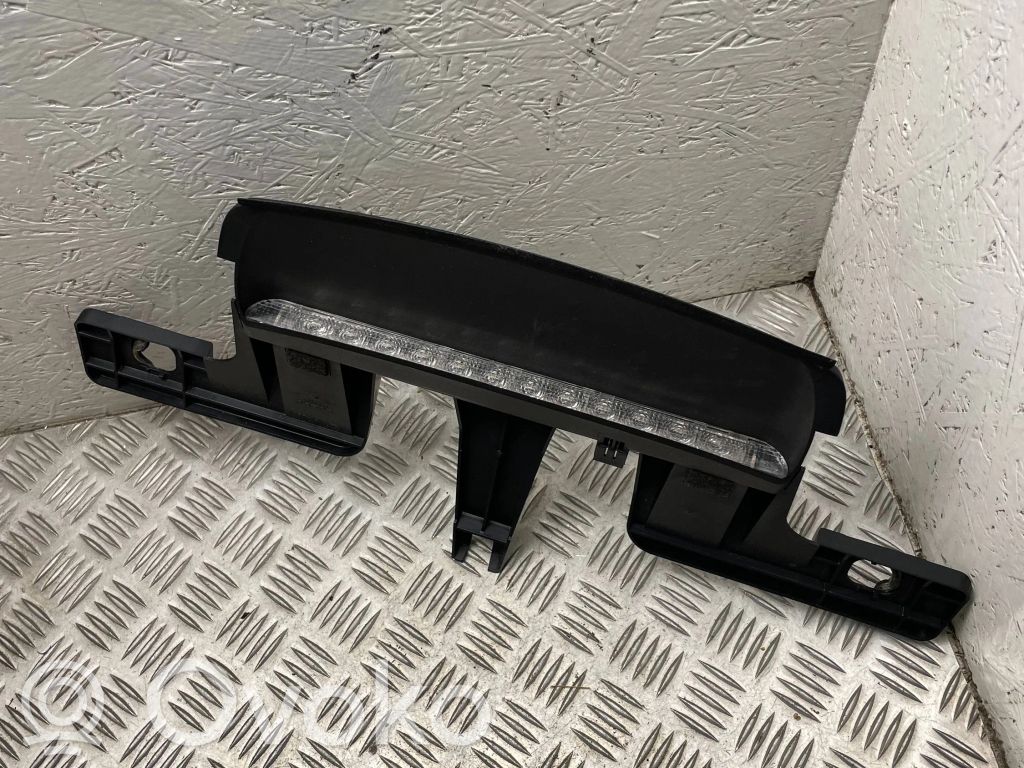Volvo S80 Third/center stoplight 