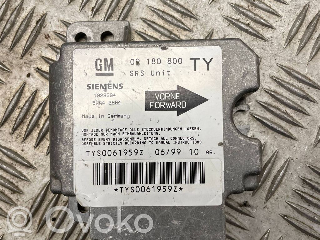 Opel Vectra B Airbag control unit/module 