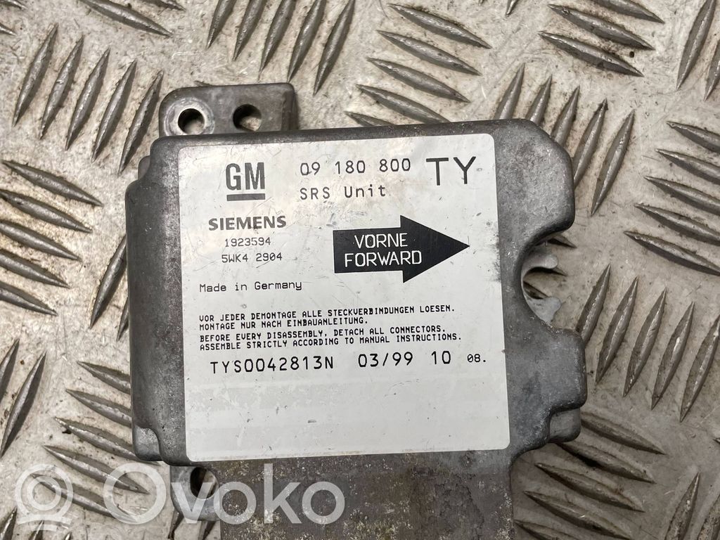 Opel Vectra B Airbag control unit/module 