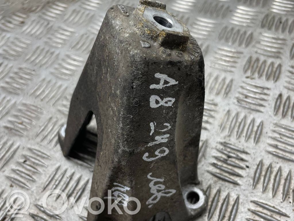 Audi A8 S8 D3 4E Engine mounting bracket 