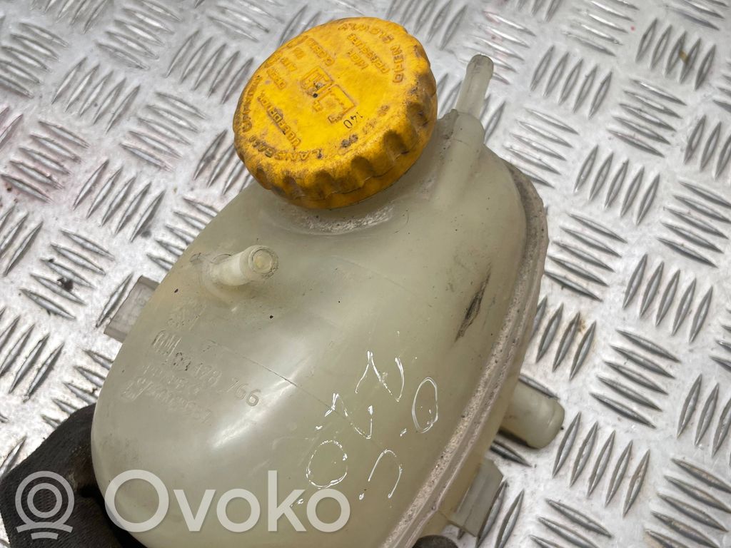 Opel Combo C Aušinimo skysčio išsiplėtimo bakelis 