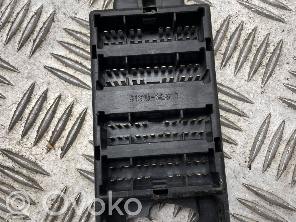 KIA Sorento Fuse module 