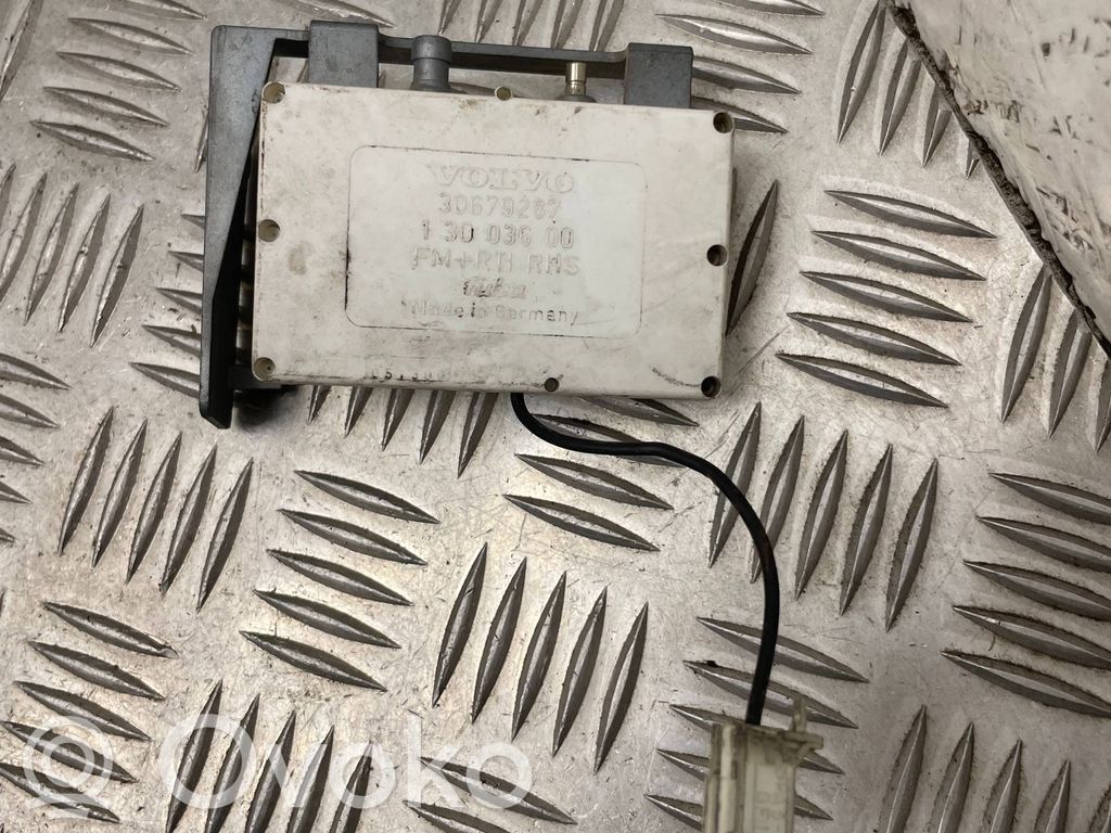 Volvo V70 Aerial antenna amplifier 