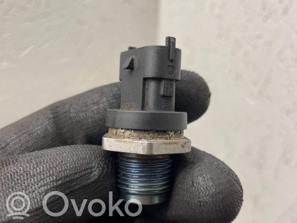 Opel Zafira B Sensor de presión de combustible 