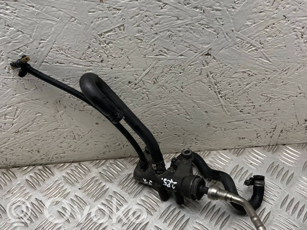 Saab 9-5 Regulator ciśnienia paliwa 