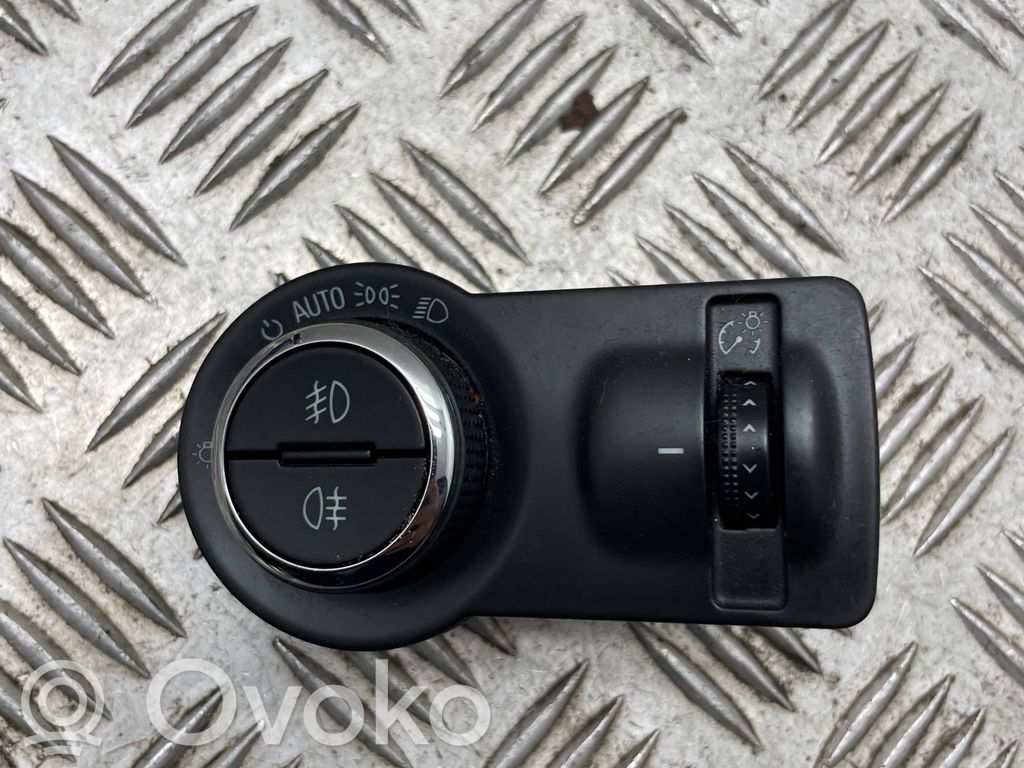 Opel Insignia A Light switch 
