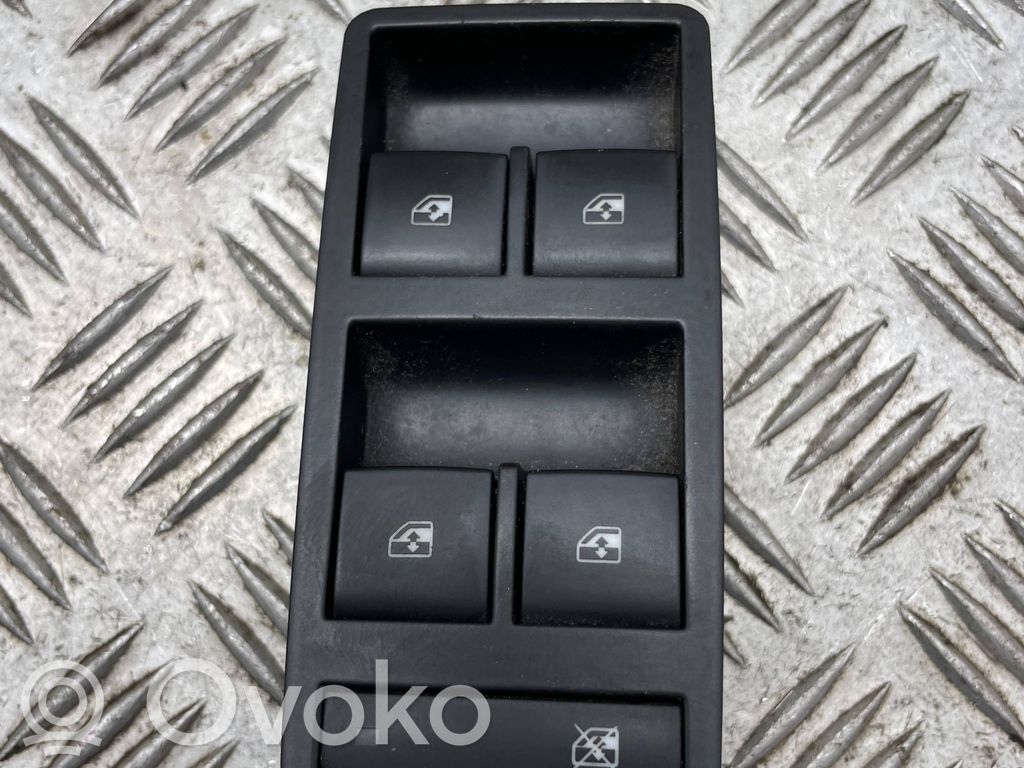 Opel Insignia A Electric window control switch 