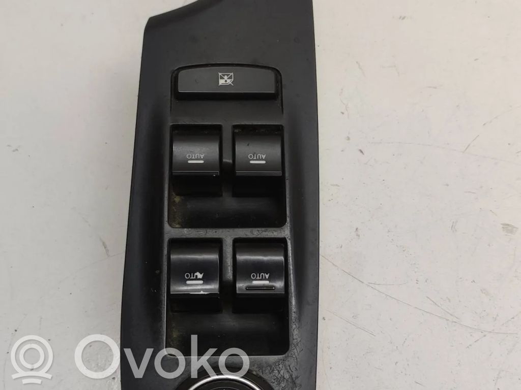 Hyundai i40 Przyciski szyb 