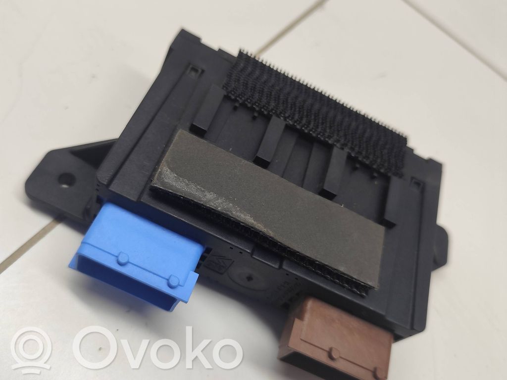 Peugeot 308 Piekabes āķa vadības bloks 