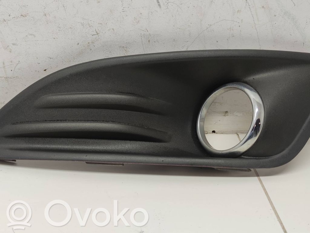 Ford Fiesta Etusumuvalon ritilä 