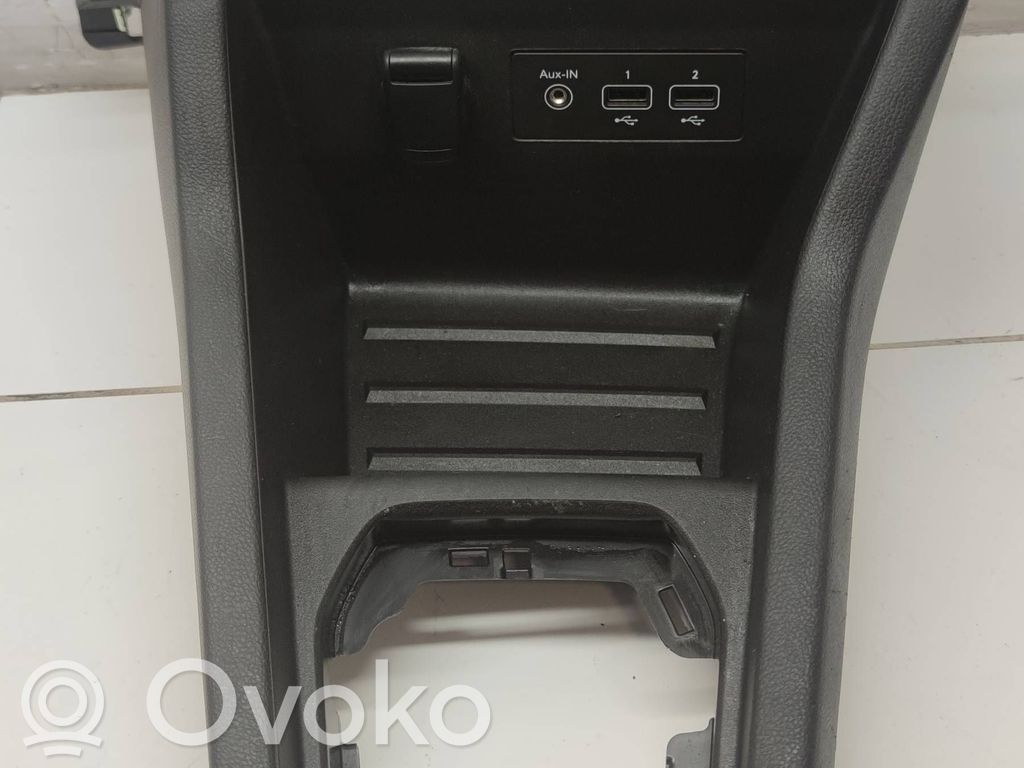 Renault Clio V Consola central 