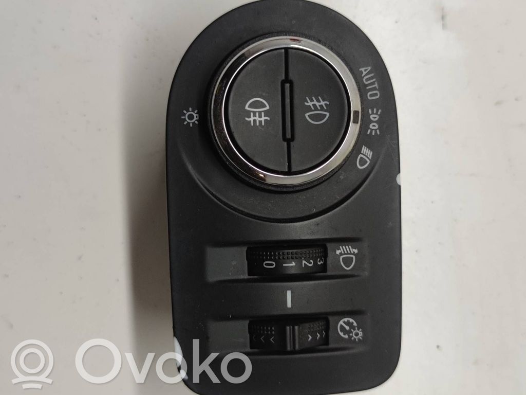 Opel Crossland X Light switch 