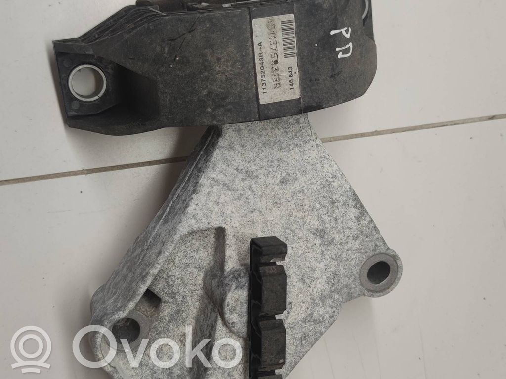 Renault Captur Engine mount bracket 