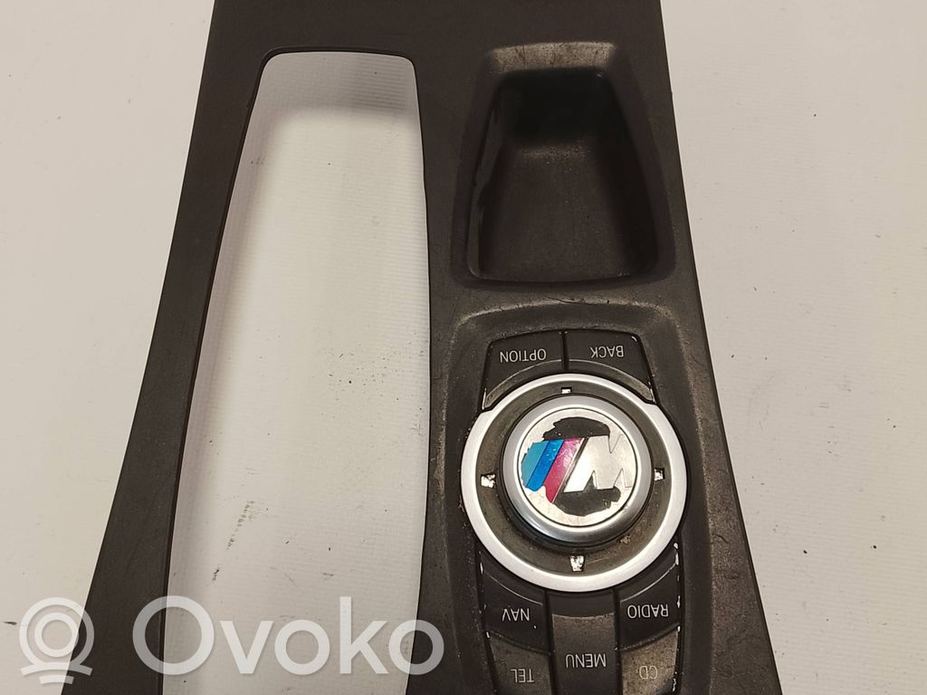 BMW X5 E70 Panel radia 
