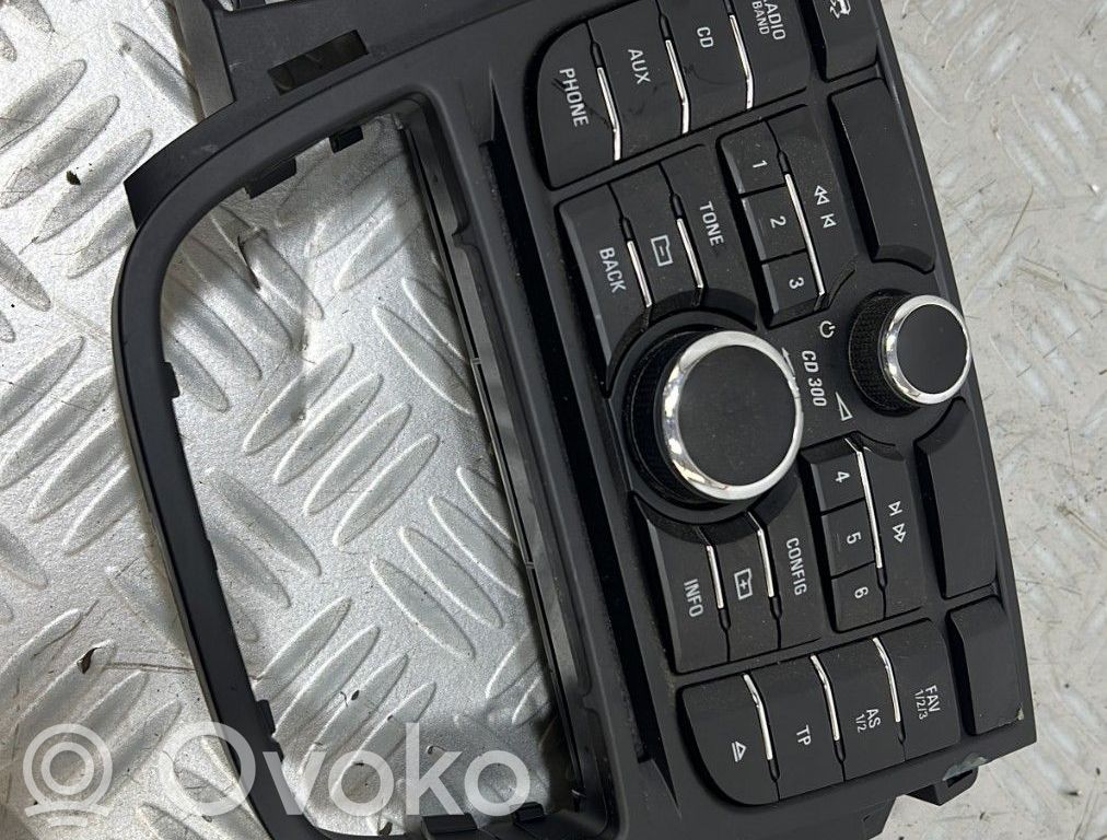 Opel Meriva B Rămă unitate radio/GPS 