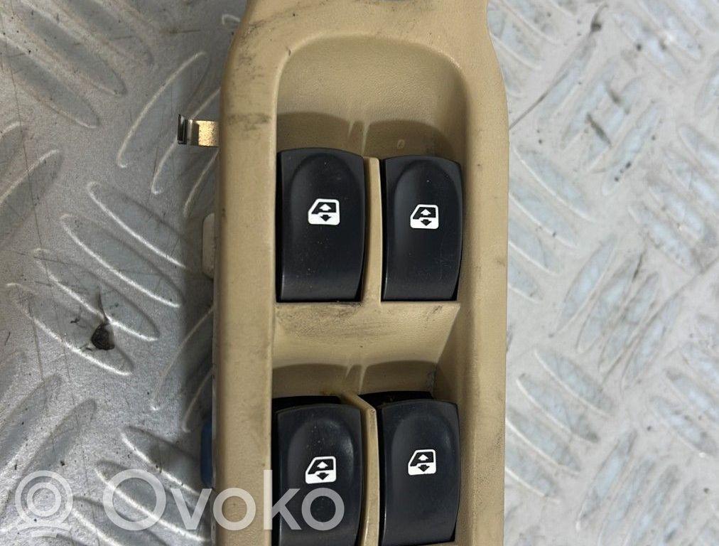 Renault Modus Interruptor del elevalunas eléctrico 