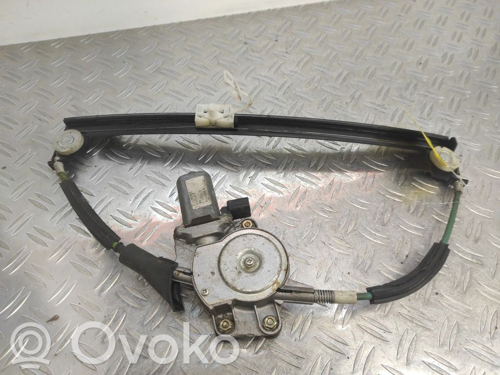 Alfa Romeo 147 Macara ușă față cu motor 