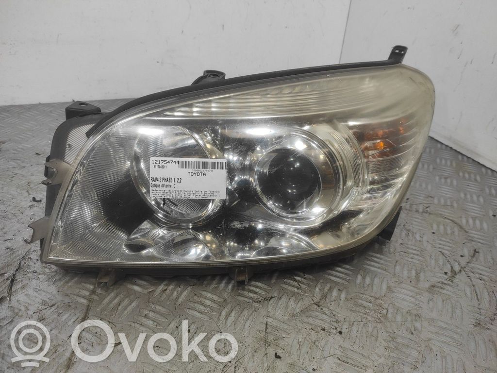 Toyota RAV 4 (XA30) Lampa przednia 