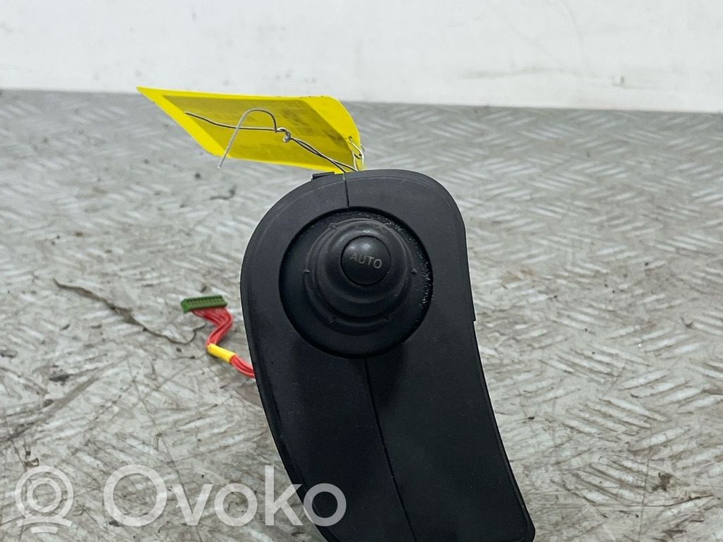 Renault Clio III Indicator stalk 