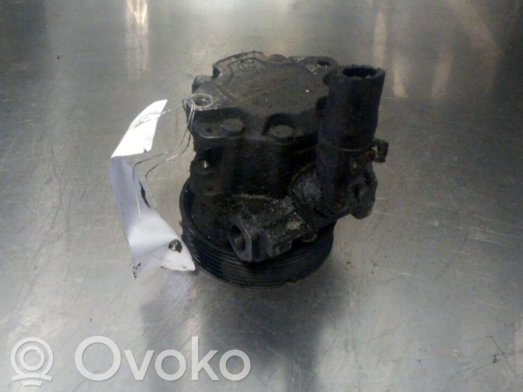 Ohjaustehostimen pumppu   8201183788
