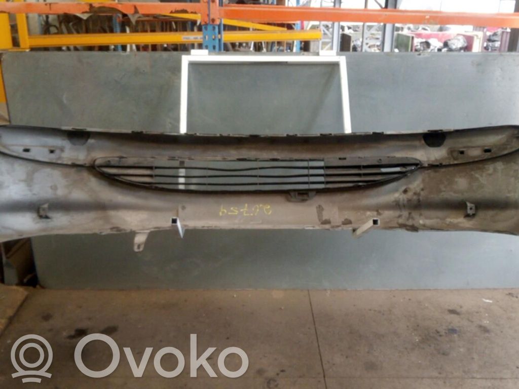 Peugeot 206 Parachoques delantero 