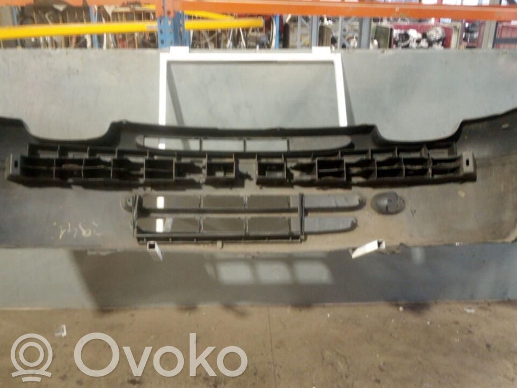 Renault Twingo I Parachoques delantero 