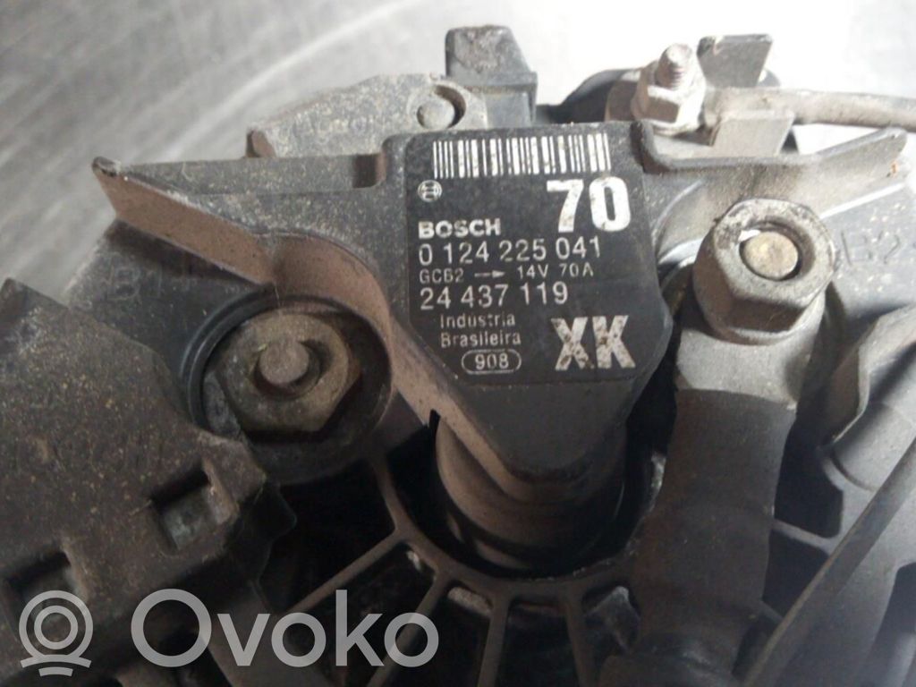 Opel Corsa C Generator/alternator 