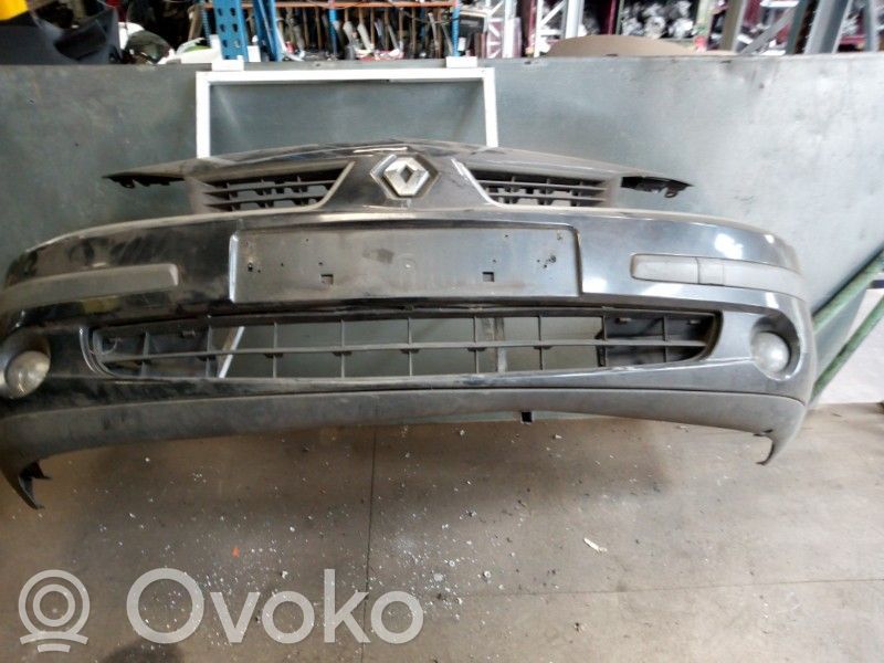 Renault Laguna II Parachoques delantero 