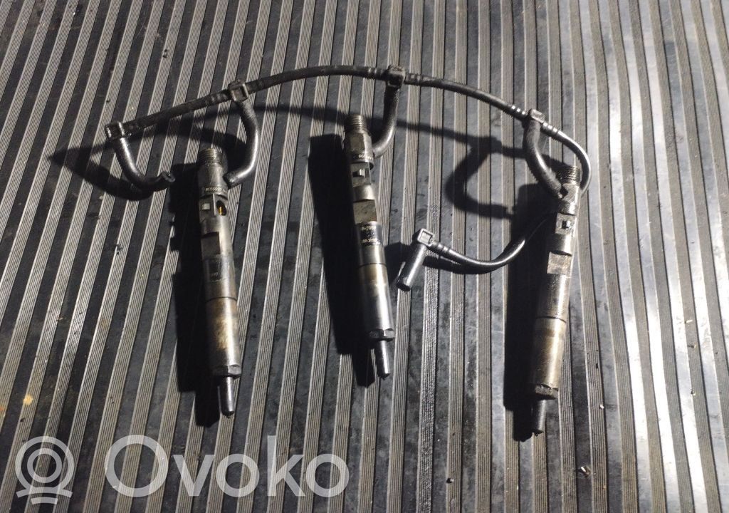 Inyector de combustible   8200421359,235024
