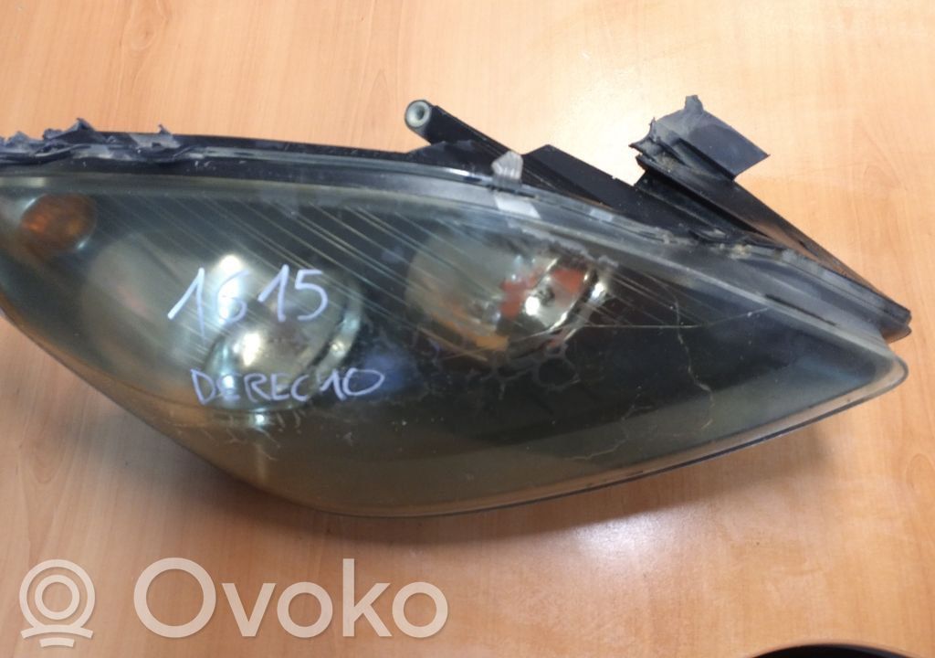 Opel Zafira B Lampa przednia 