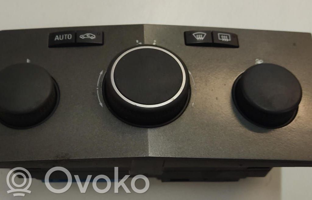 Opel Astra H Panel klimatyzacji / Ogrzewania 
