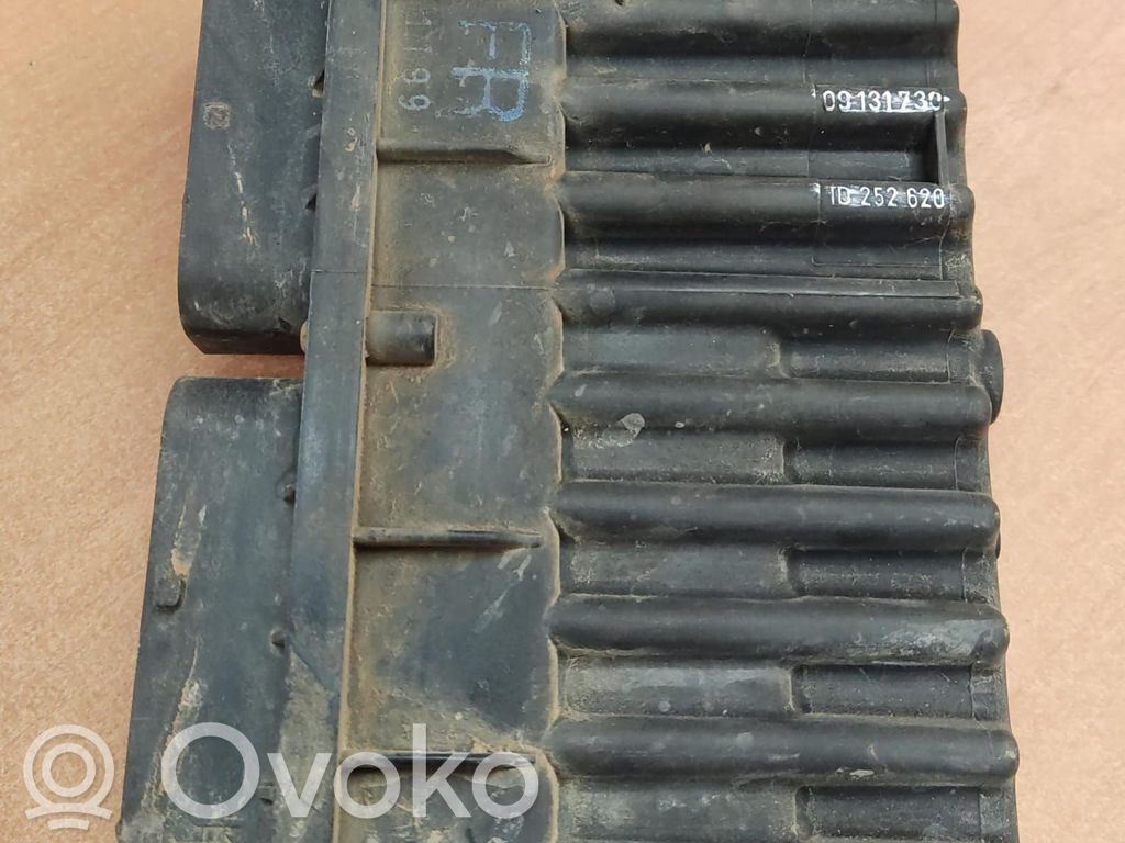 Opel Zafira B Sterownik / Moduł ECU 