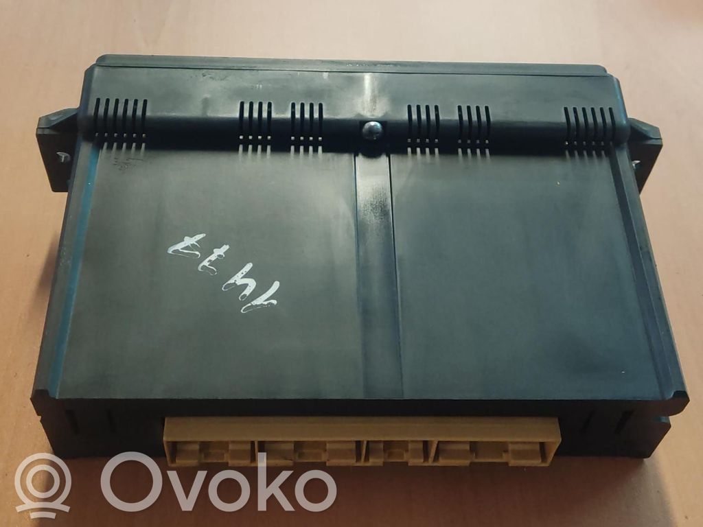 Audi A4 S4 B5 8D Rămă unitate control climatizare 