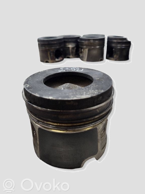 BMW 5 E60 E61 Pistone 
