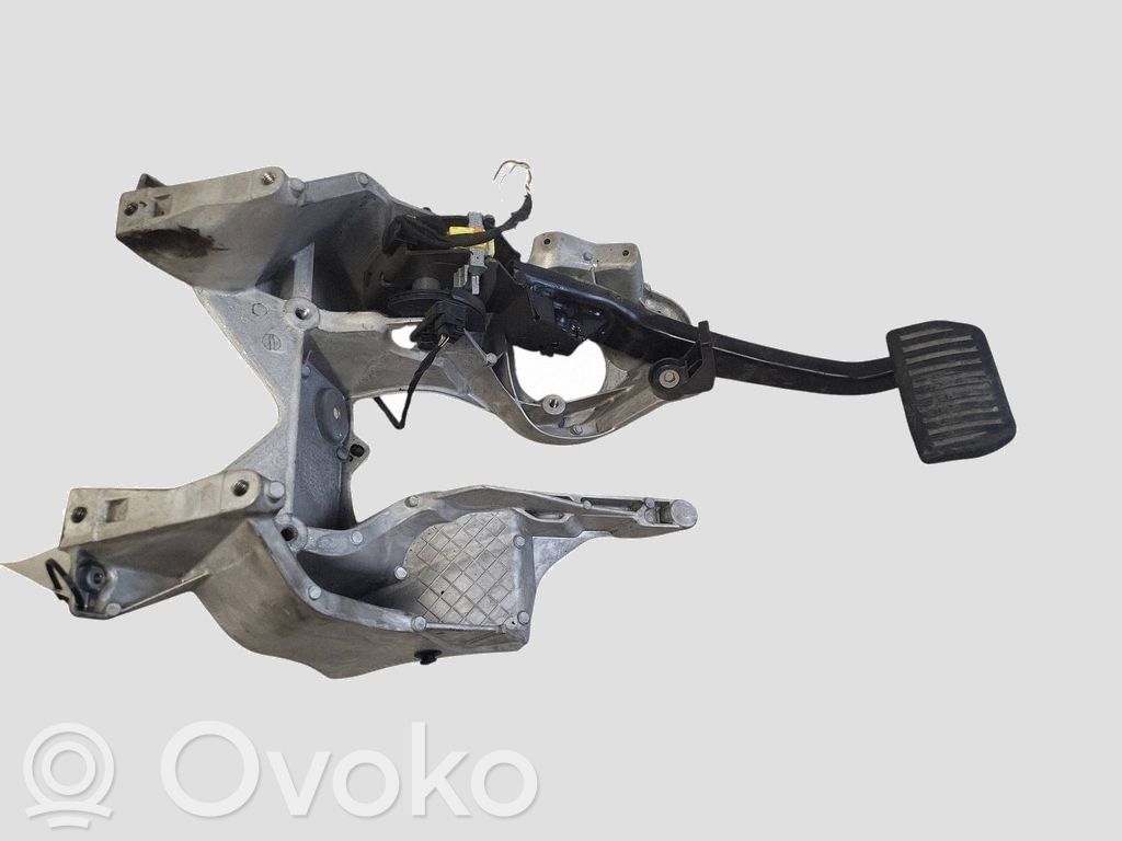 Volvo V60 Pedał hamulca 
