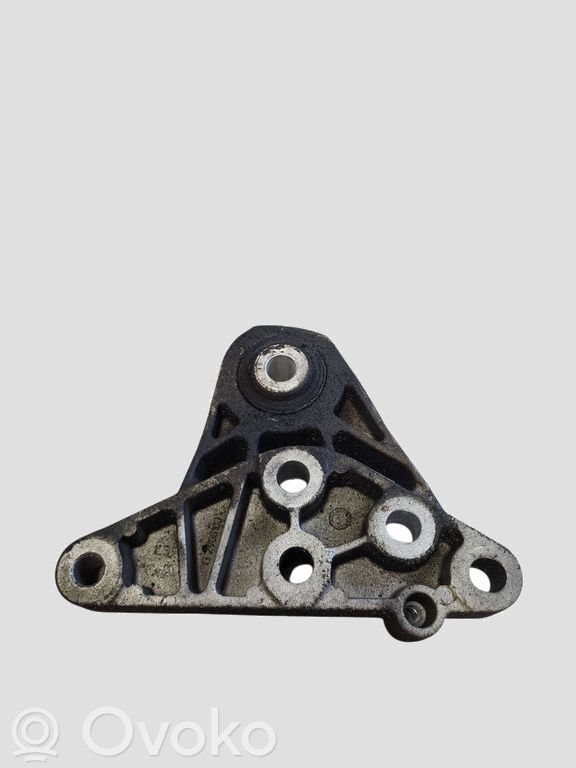 Volvo V70 Support, suspension du moteur